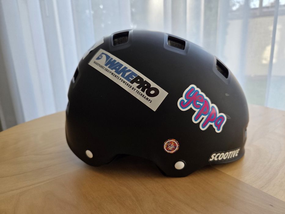 Kask Oxelo MF500  prawie nowy 55-59cm