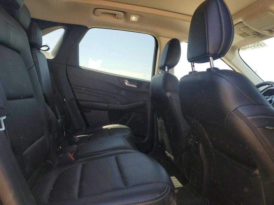 Ford Escape Hybrid Titanium 2021;