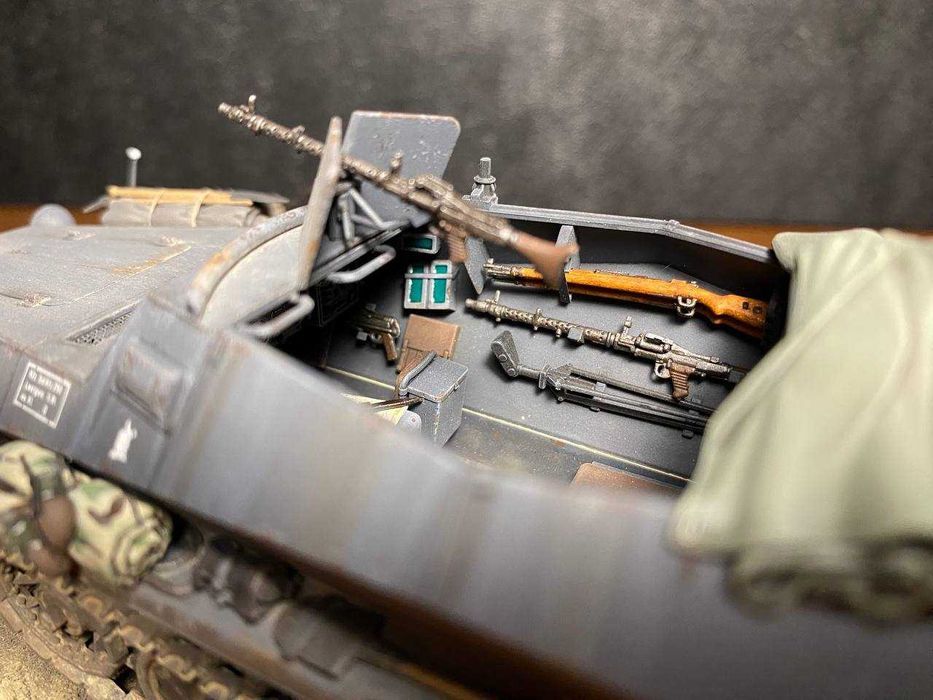 Niemiecki pojazd Sd.Kfz. 250/1 w skali 1:35.