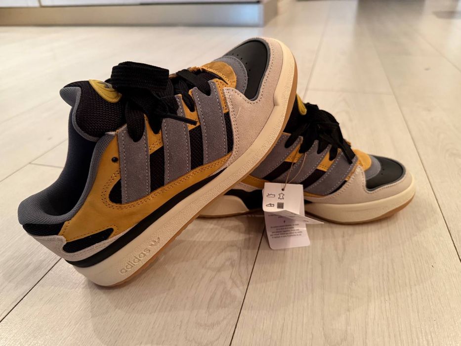 Нові кросівки adidas