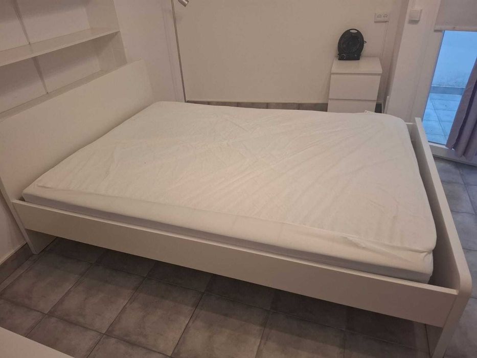 Cama de casal 140x200 com estrado ripado