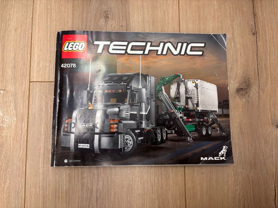 Lego technic Mack Anthem