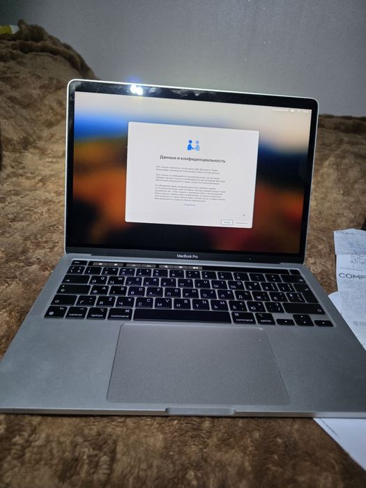 Macbook pro 13. 2022 M2 8/256