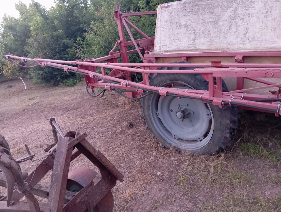 Продам культиватор обприскувач плуг