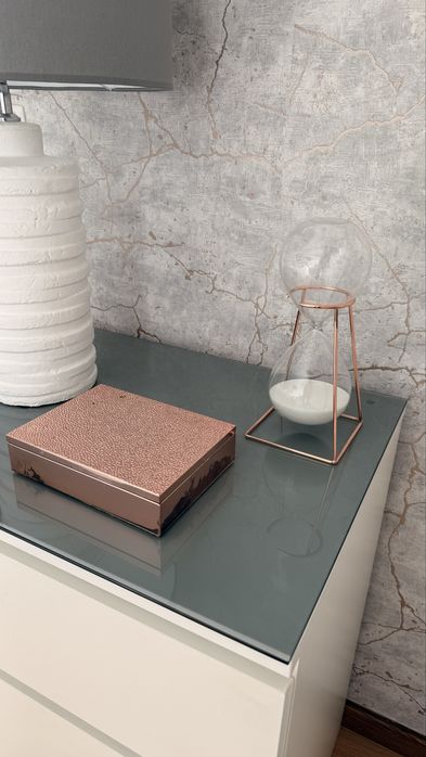 1 cómoda com vidro (tenho 2 para venda)