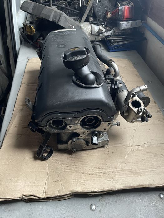 Головка T5 2,5 BNZ,AXE,BPC,BLJ комплектна з розпредвалом і клапанами