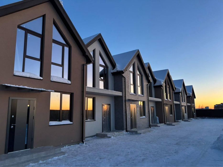 Продаж таунхаусу, є розтермінування, перший внесок 10 тис.$