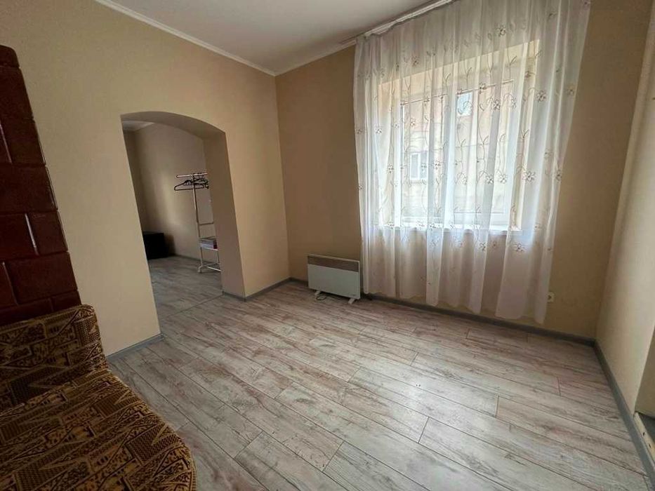 Продається будинок у центральній частині міста