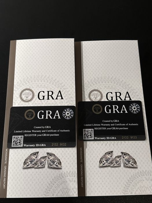 Kolczyki moissanite VVS1 5 mm 0.5 karata