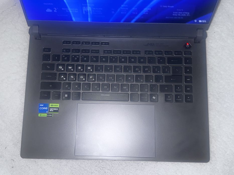 Asus ROG Strix G16 RTX 5060 i5 13450HX