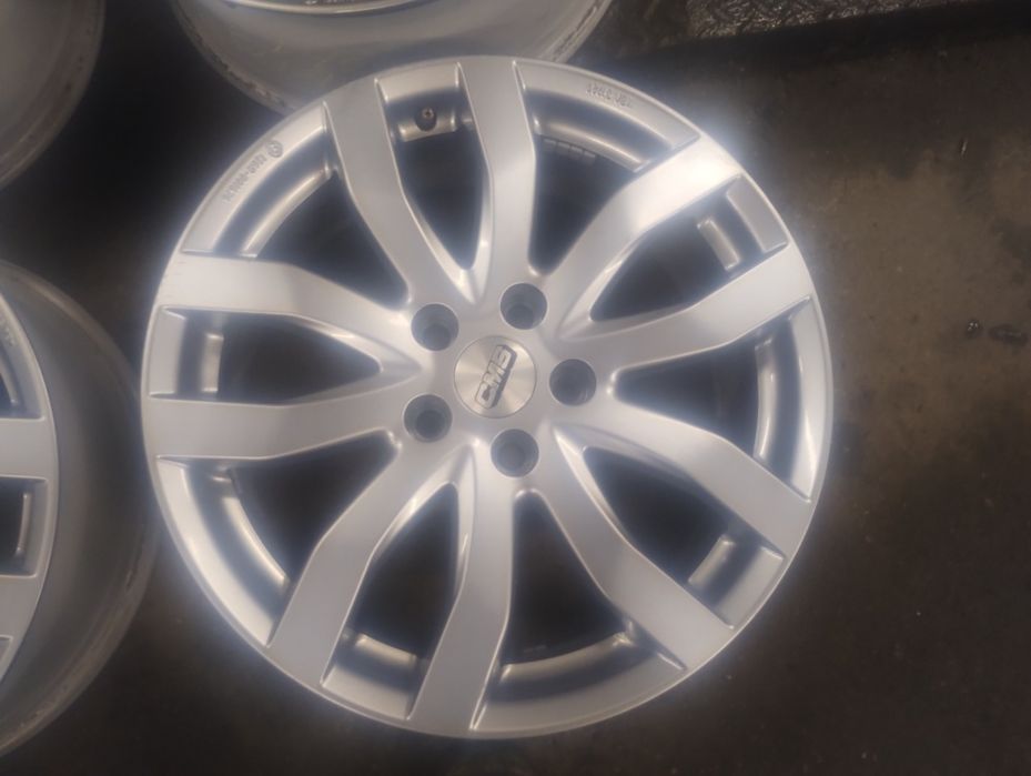 5x114,3 18 cali 7,5 j et 49 felgi aluminiowe CMS