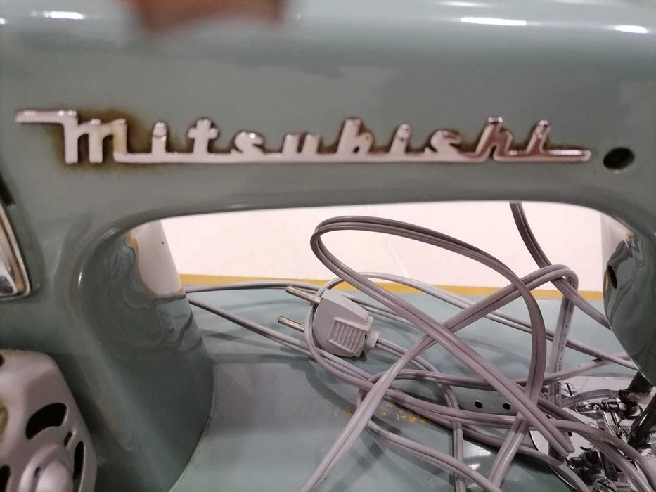 Máquina de costura Mitsubishi elétrica