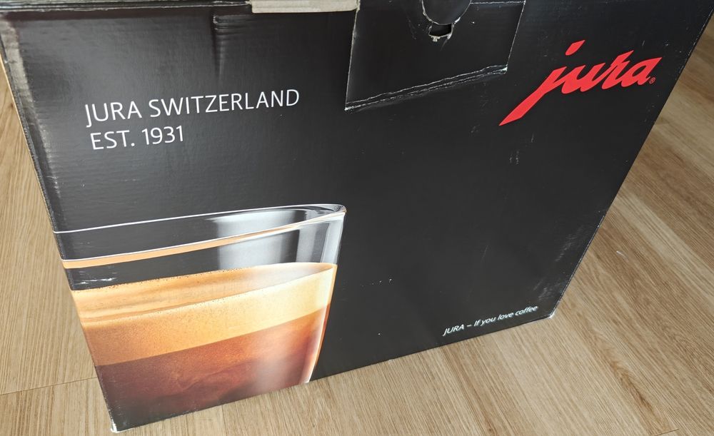 Jura E8 (EB) Piano Black - ekspres do kawy premium