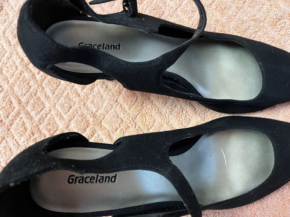 Продам жіночі туфлі