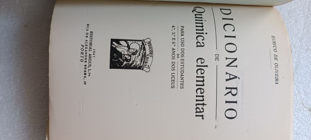 Raro e antigo livro Dicionário de Química Elementar