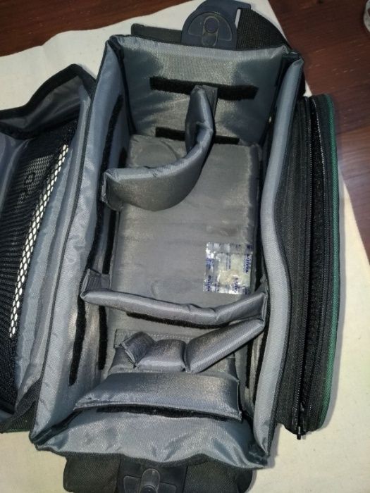 Conjunto Máquina Fotográfica NIKON, Tripé, Saco e Teleobjectiva