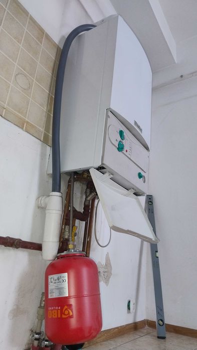 Kocioł piec dwufunkcyjny Vaillant VUW PL 242-3H  i calorMATIC 330