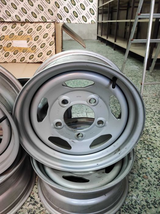 4 jantes semi novas da Land rover