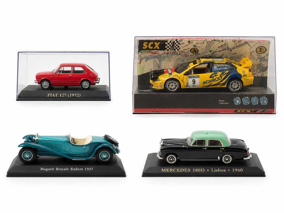 Vende se coleção de 4 carros em miniatura
