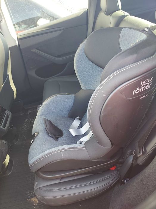 Дитяче автокрісло Britax Romer Trifix2 i-Size 76-105 см.