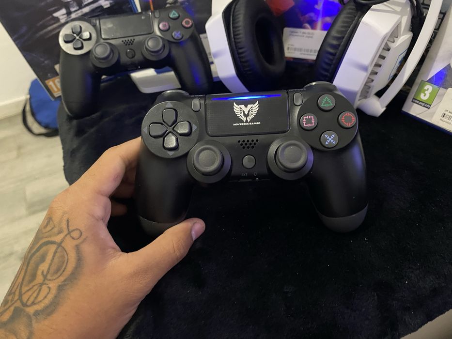 Ps4 Com ecrã, auscultadores e jogos