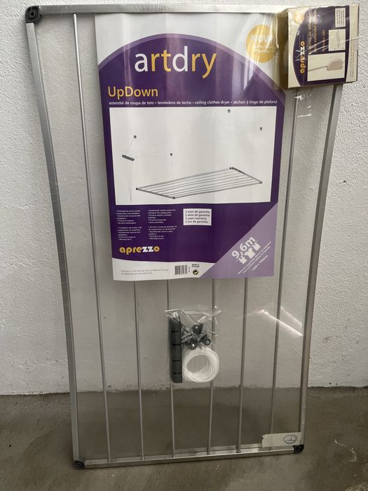 Ceiling-mounted clothesline with roller, brand new