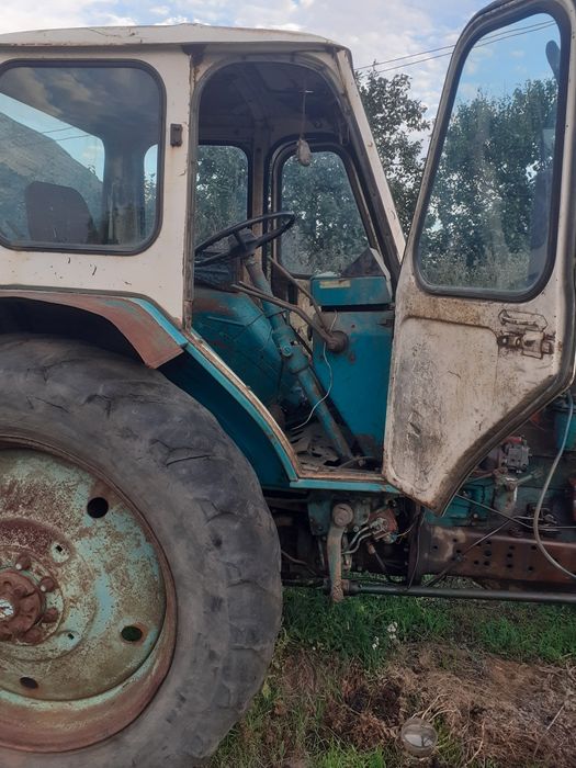 Запчасти трактора Юмз: мосты, двигатель, кабина,  капот,навеска