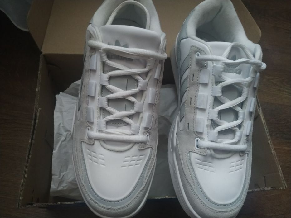 Кросівки Adidas оригінал,шкіряні