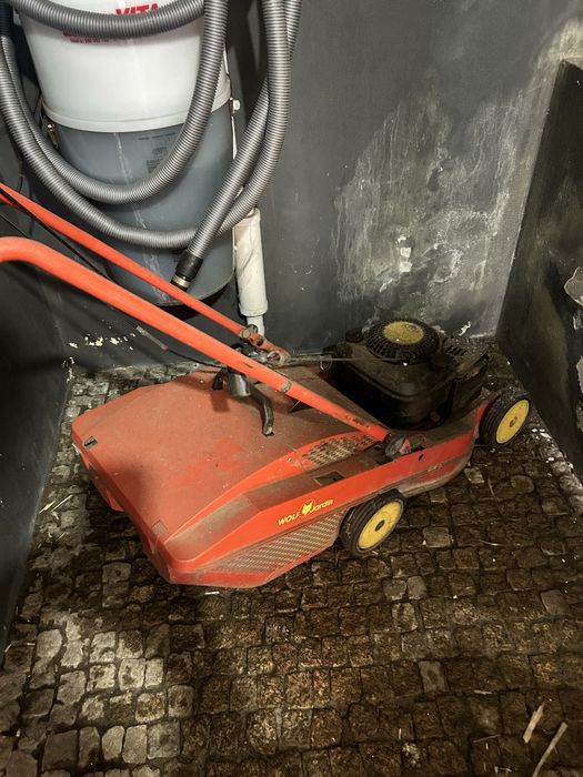 Maquina de cortar relva