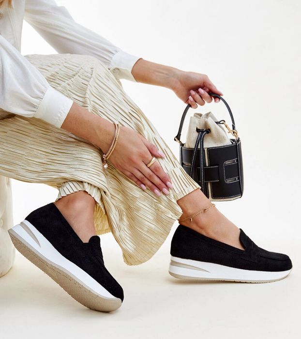 Czarne perforowane półbuty Muna