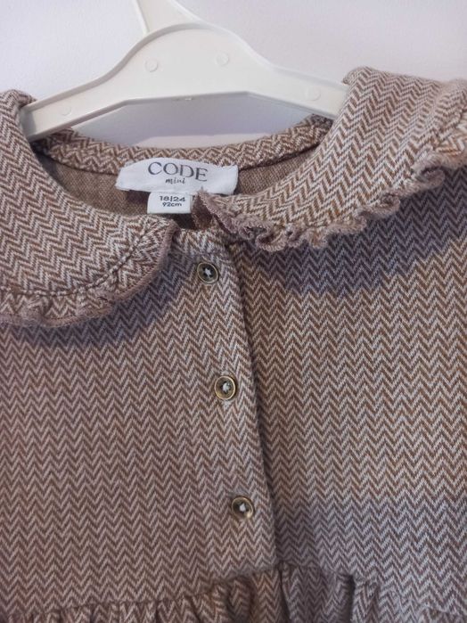 2 vestidos tamanho 18 a 24 meses