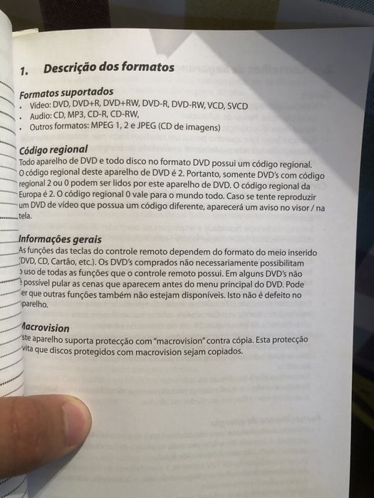 Reprodutor de DVD móvel (2 ecrãs)