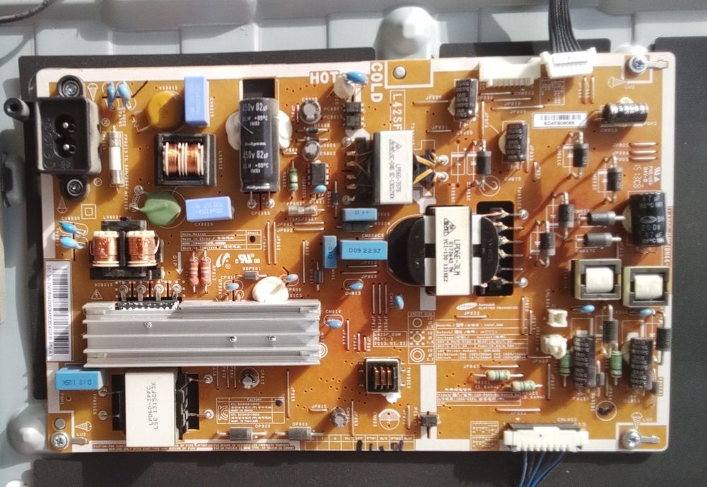 Samsung UE39F5000AK розбитий