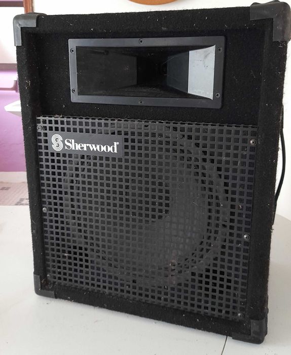 Vário material de som