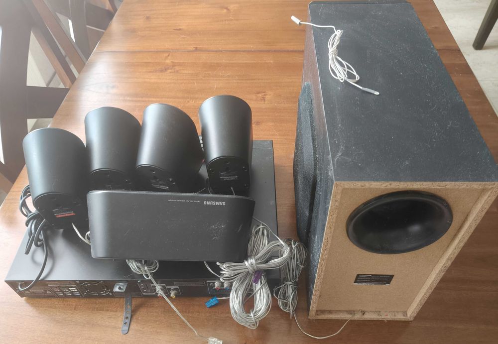 Sprzedam zestaw kina domowego Samsung HT-X20 5.1