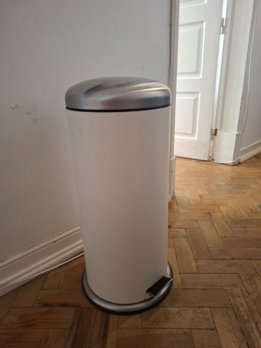 Contentor resíduos branco metálico alto 69cm