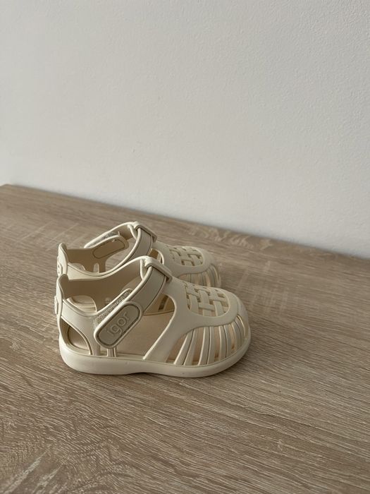 Босоніжки дитячі Igor Tobby 19р.