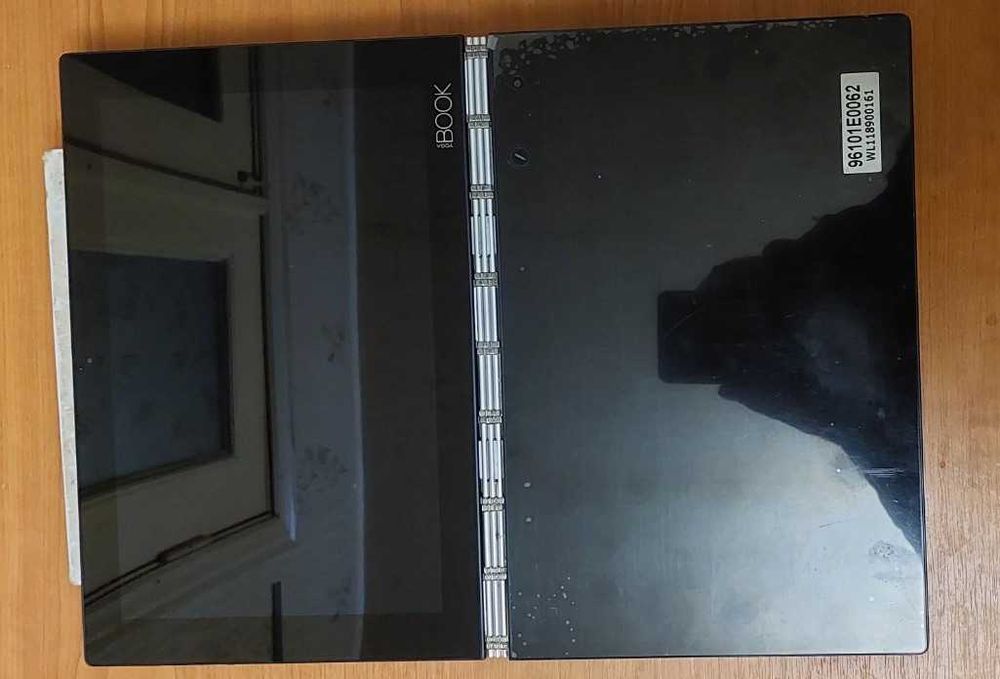 Планшет Lenovo Yoga Book YB1-X91L 64Gb,Отличное состояние.