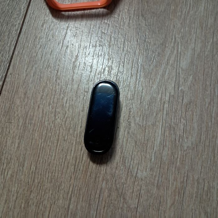 Mi band 4 + ładowarka i paski