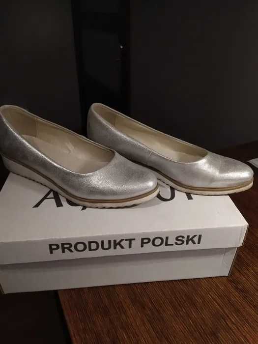 Buty  damskie rozm.. 36
30 zł