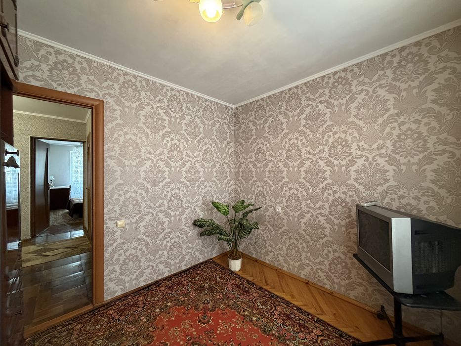 Продам 3 кімнатну квартиру 60 м² вул. Андрія Мельника 4 Рівне