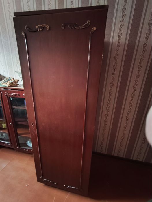 Меблі з дерева..