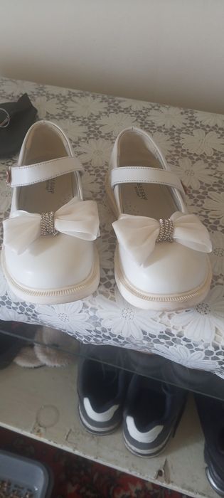 Продам туфельки для дівчинки