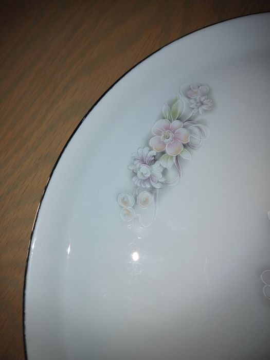 Prato de bolo Vista Alegre com desenhos de flores