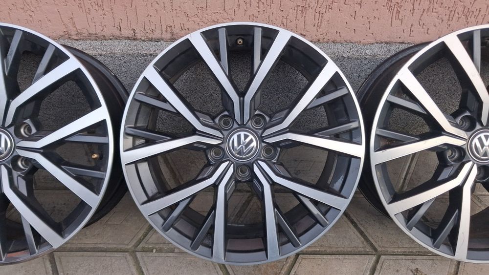 Оригінальні диски титани VW Tiguan Passat 5/112r17 vag