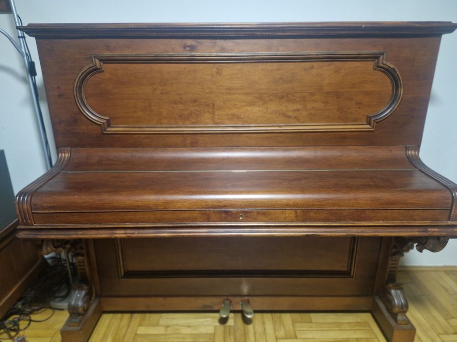 Pianino  zabytkowe  Gustav Selinke