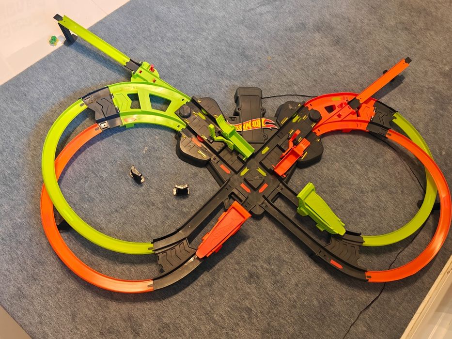 Mega tor Hot Wheels XXL mega kraksa gratisy