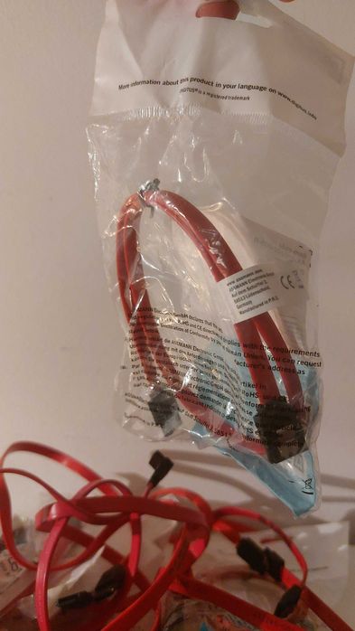 Lote de cabos e adaptadores para PC – VGA, SATA e PCIe