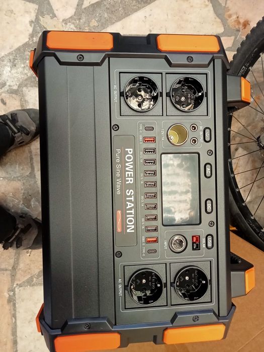 vendo estacão de energia portátil e solar de 220 v