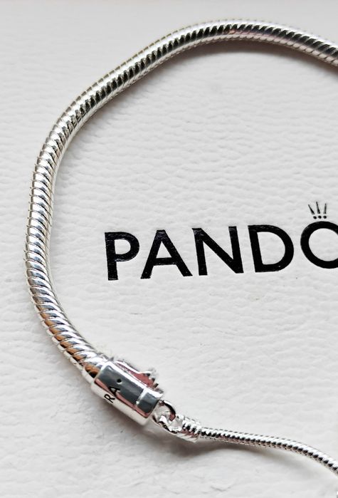 Eksluzywna bransoletka Pandora srebrna z sercem